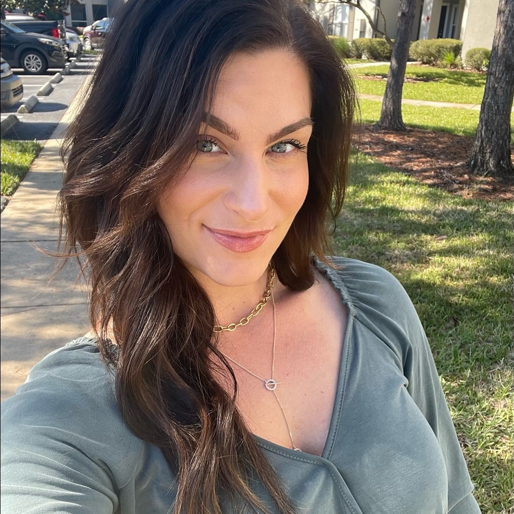 Meet your Posher, Rebecca